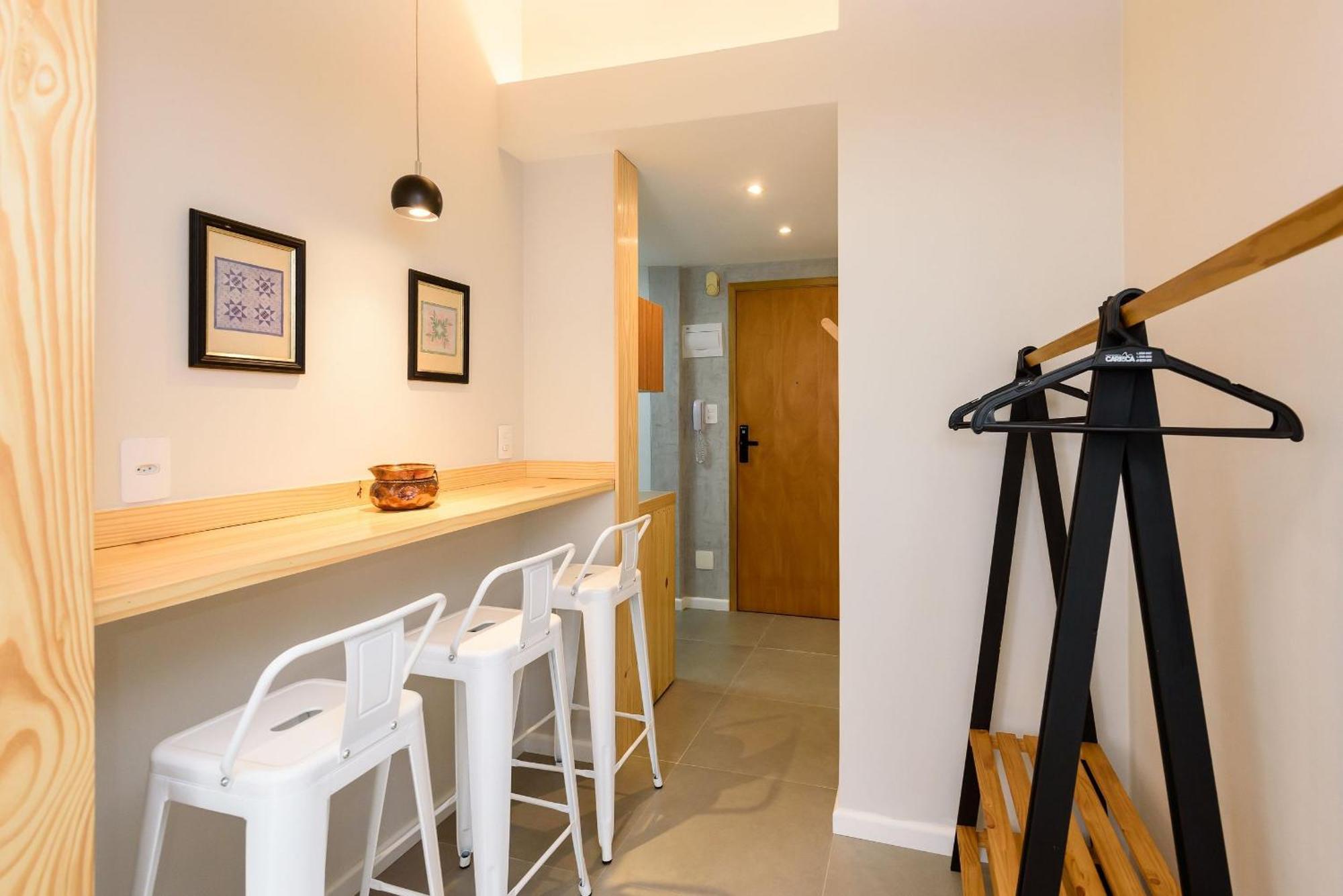 Estudio C/ Varanda A 200m Da | Cdm 13/907 Apartamento *